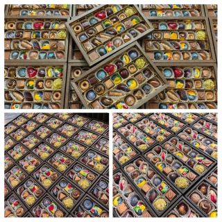 Hledáte na poslední chvíli dárek k Vánocům, který potěší? Dárkové krabičky s pralinkami si můžete zakoupit ještě dnes a...